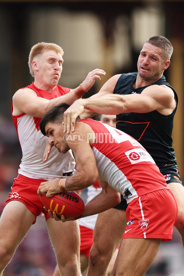 AFL 2025 Round 08 - Sydney v GWS - A-59194510