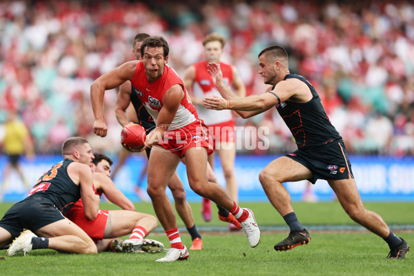 AFL 2025 Round 08 - Sydney v GWS - A-59196225