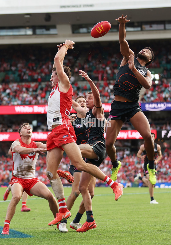 AFL 2025 Round 08 - Sydney v GWS - A-59199048