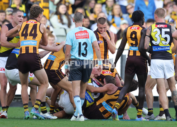 AFL 2025 Round 08 - Hawthorn v Richmond - A-59201851