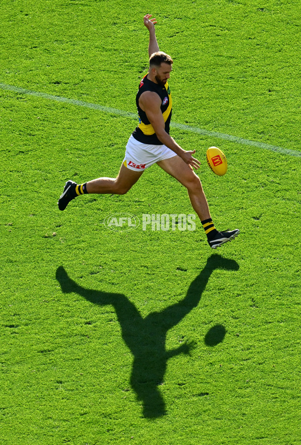 AFL 2025 Round 08 - Hawthorn v Richmond - A-59204295