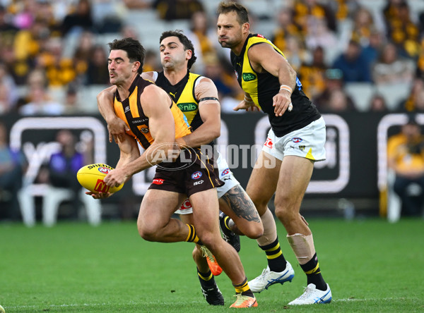 AFL 2025 Round 08 - Hawthorn v Richmond - A-59204381