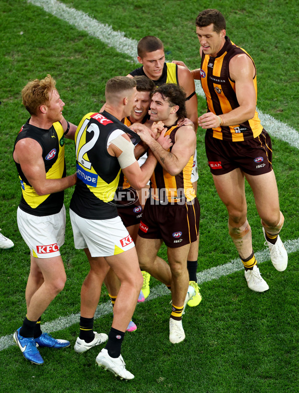 AFL 2025 Round 08 - Hawthorn v Richmond - A-59211903