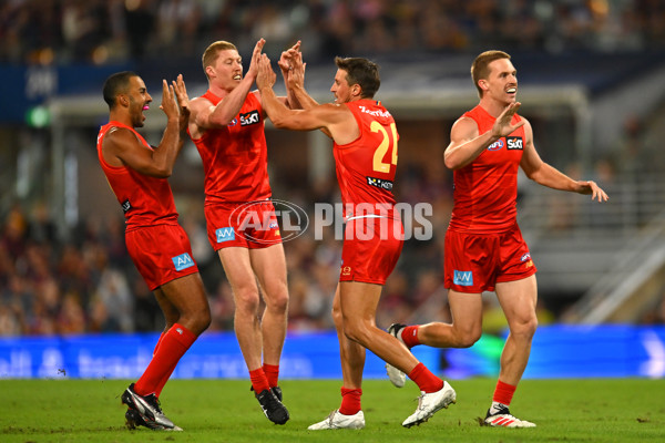 AFL 2025 Round 08 - Brisbane v Gold Coast - A-59214363