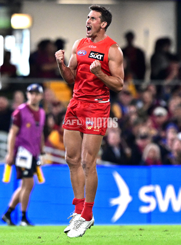 AFL 2025 Round 08 - Brisbane v Gold Coast - A-59214941