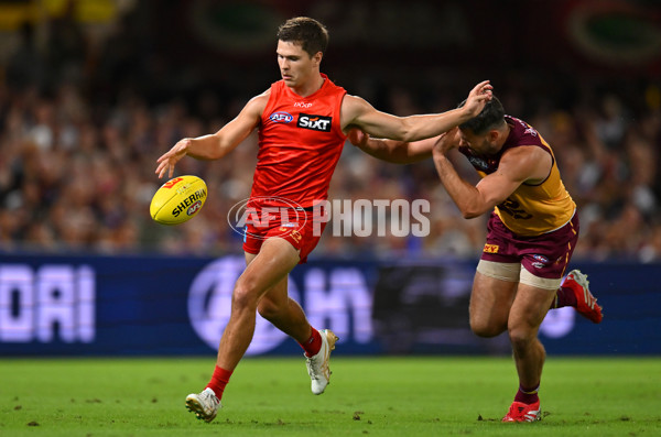 AFL 2025 Round 08 - Brisbane v Gold Coast - A-59217296