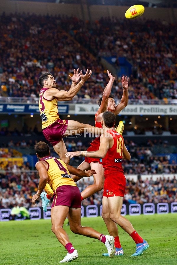 AFL 2025 Round 08 - Brisbane v Gold Coast - A-59219405