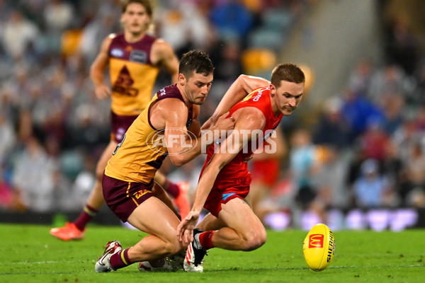 AFL 2025 Round 08 - Brisbane v Gold Coast - A-59219840