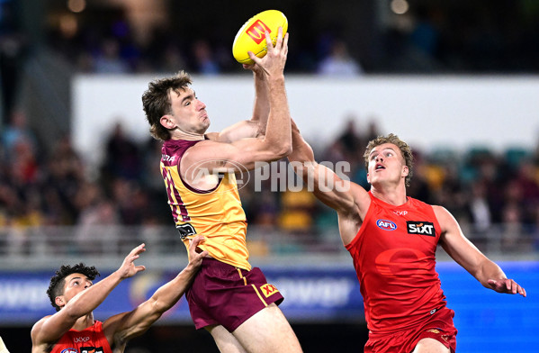 AFL 2025 Round 08 - Brisbane v Gold Coast - A-59219901