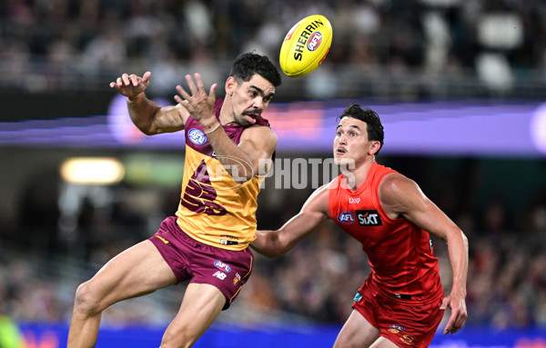 AFL 2025 Round 08 - Brisbane v Gold Coast - A-59221792