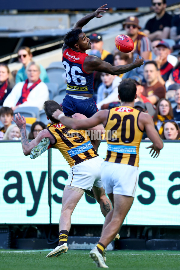 AFL 2025 Round 09 - Melbourne v Hawthorn - A-59372937
