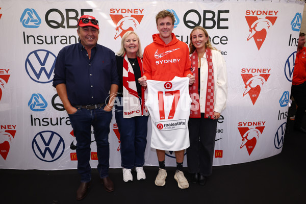 AFL 2025 Round 09 - Essendon v Sydney - A-59375995