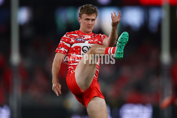 AFL 2025 Round 09 - Essendon v Sydney - A-59376049