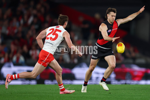 AFL 2025 Round 09 - Essendon v Sydney - A-59376756