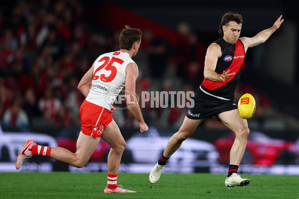 AFL 2025 Round 09 - Essendon v Sydney - A-59376758