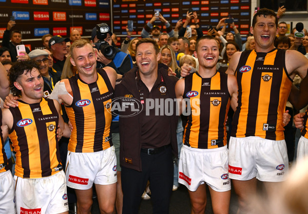 AFL 2025 Round 09 - Melbourne v Hawthorn - A-59376771
