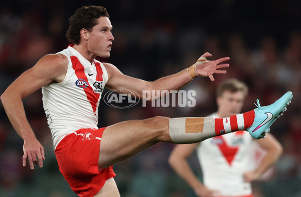 AFL 2025 Round 09 - Essendon v Sydney - A-59376778