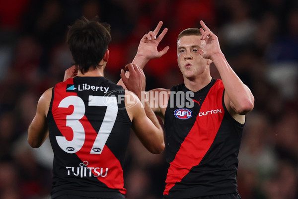 AFL 2025 Round 09 - Essendon v Sydney - A-59378640