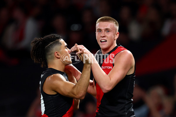 AFL 2025 Round 09 - Essendon v Sydney - A-59378644