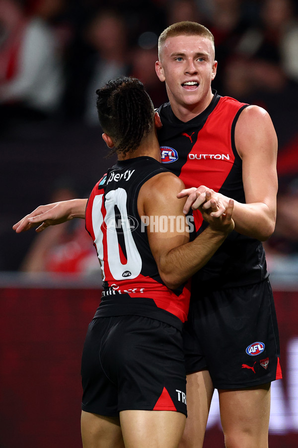 AFL 2025 Round 09 - Essendon v Sydney - A-59378649
