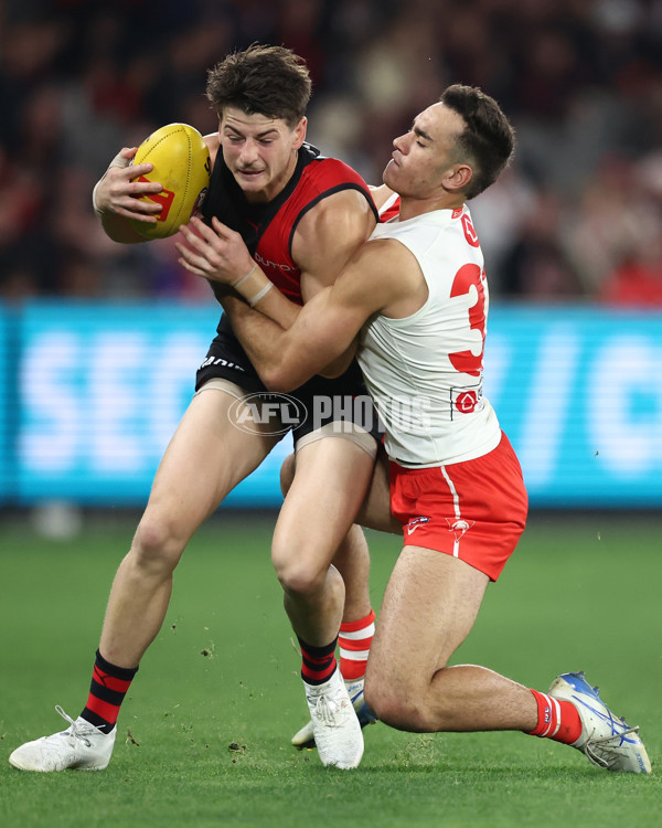 AFL 2025 Round 09 - Essendon v Sydney - A-59378685