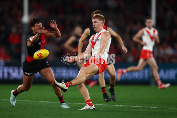AFL 2025 Round 09 - Essendon v Sydney - A-59378698