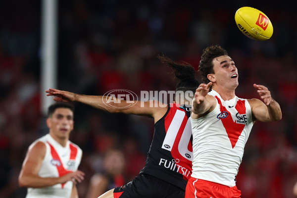 AFL 2025 Round 09 - Essendon v Sydney - A-59378701