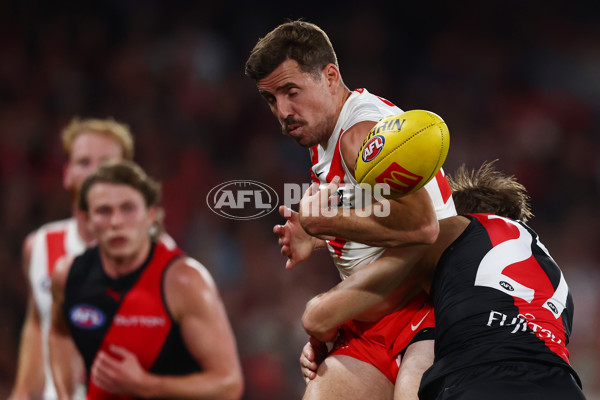 AFL 2025 Round 09 - Essendon v Sydney - A-59381153