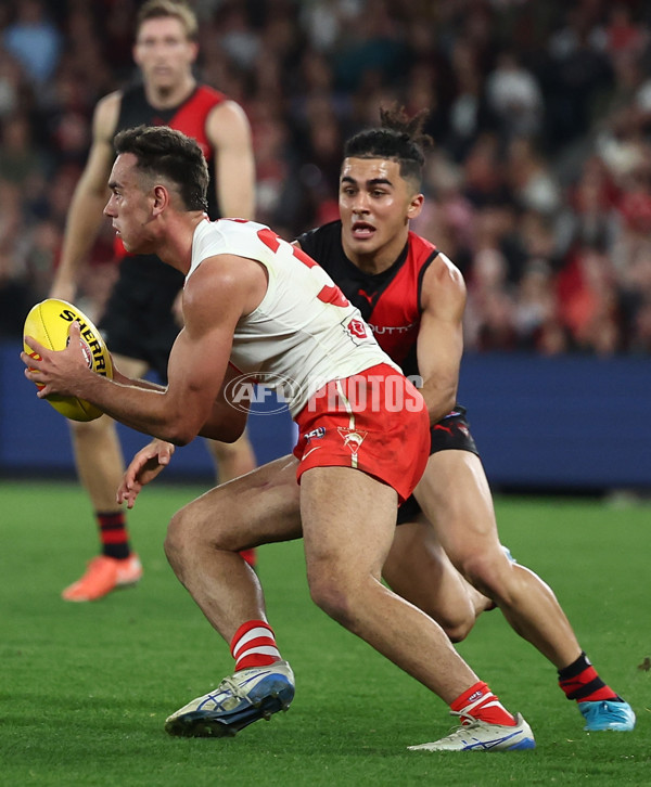 AFL 2025 Round 09 - Essendon v Sydney - A-59381220