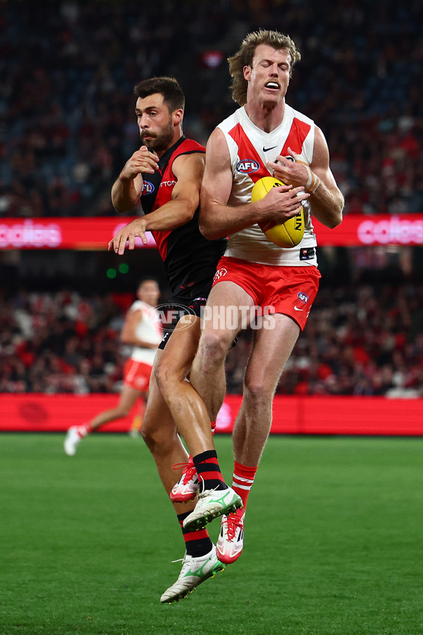 AFL 2025 Round 09 - Essendon v Sydney - A-59381227