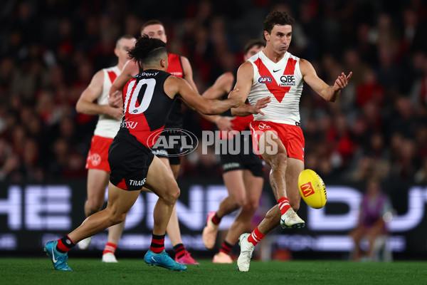 AFL 2025 Round 09 - Essendon v Sydney - A-59381230