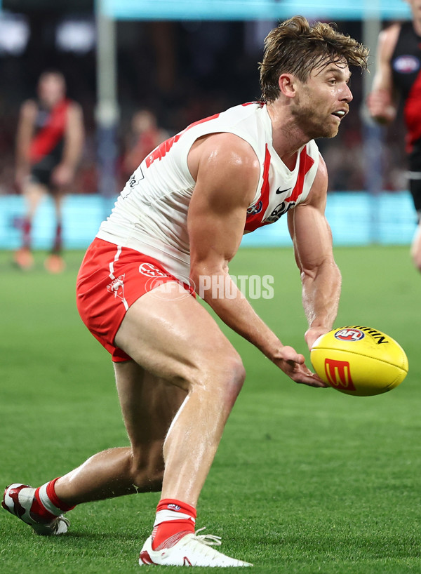 AFL 2025 Round 09 - Essendon v Sydney - A-59383361