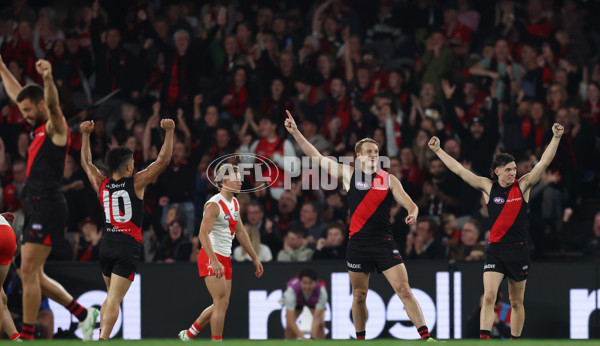 AFL 2025 Round 09 - Essendon v Sydney - A-59383381