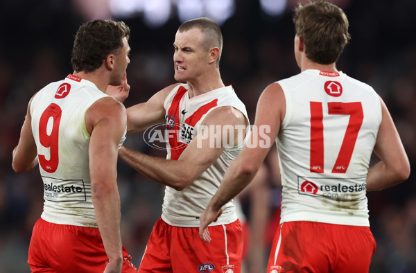 AFL 2025 Round 09 - Essendon v Sydney - A-59383770
