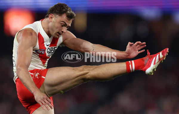 AFL 2025 Round 09 - Essendon v Sydney - A-59383771