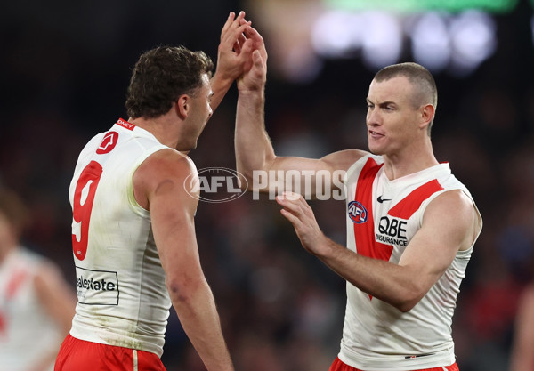 AFL 2025 Round 09 - Essendon v Sydney - A-59383772