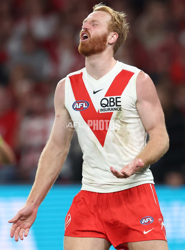 AFL 2025 Round 09 - Essendon v Sydney - A-59383806