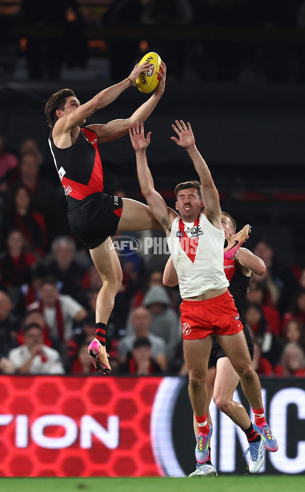 AFL 2025 Round 09 - Essendon v Sydney - A-59383812