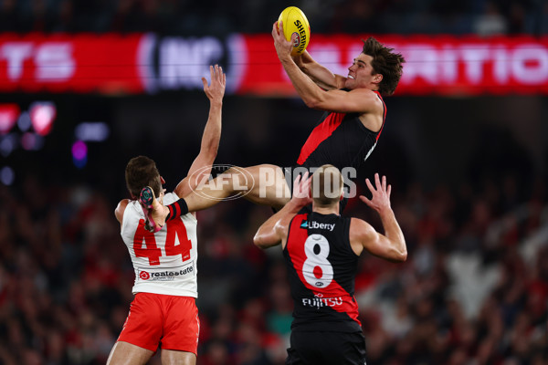 AFL 2025 Round 09 - Essendon v Sydney - A-59383818