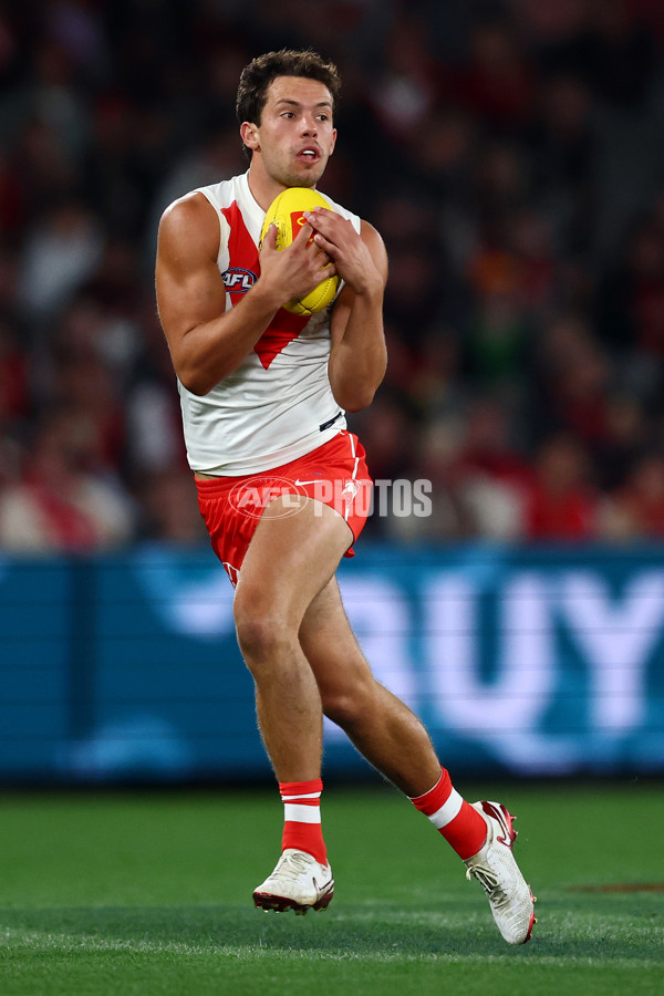 AFL 2025 Round 09 - Essendon v Sydney - A-59383841