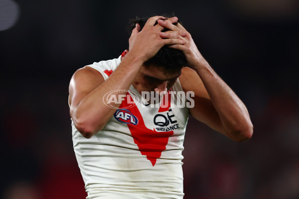 AFL 2025 Round 09 - Essendon v Sydney - A-59386222