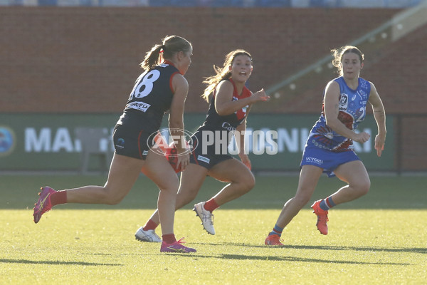 VFLW 2025 Round 04 - Western Bulldogs v Casey Demons - A-59386282
