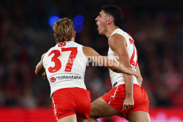 AFL 2025 Round 09 - Essendon v Sydney - A-59386294