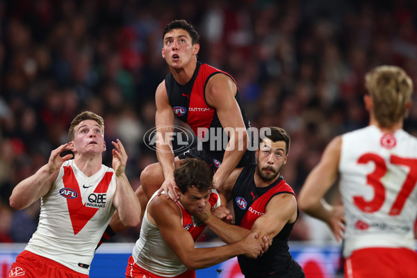 AFL 2025 Round 09 - Essendon v Sydney - A-59386302