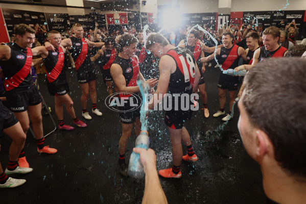 AFL 2025 Round 09 - Essendon v Sydney - A-59386340
