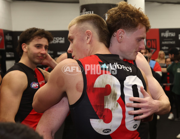 AFL 2025 Round 09 - Essendon v Sydney - A-59386344