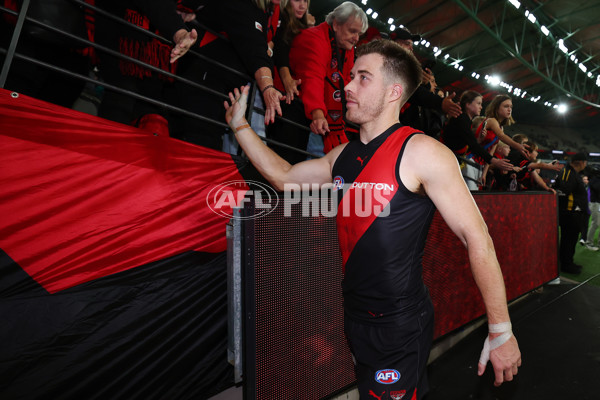 AFL 2025 Round 09 - Essendon v Sydney - A-59386356