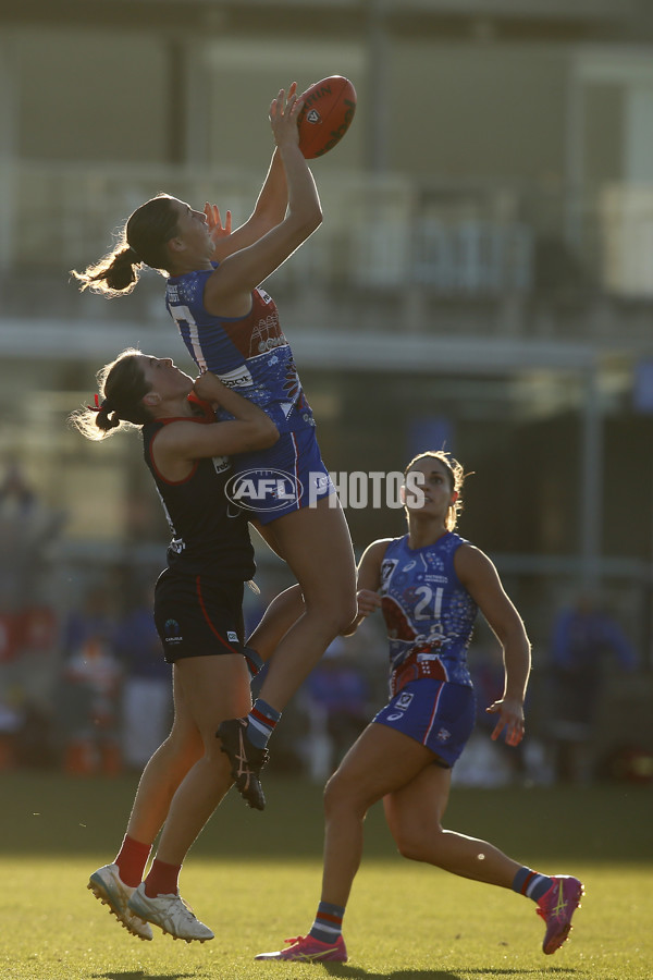 VFLW 2025 Round 04 - Western Bulldogs v Casey Demons - A-59388886