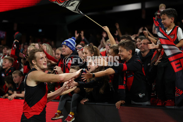 AFL 2025 Round 09 - Essendon v Sydney - A-59389475