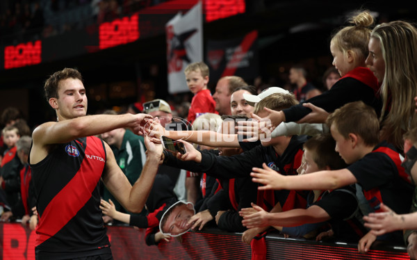AFL 2025 Round 09 - Essendon v Sydney - A-59389478
